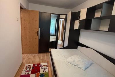 Apartament cu 3 camere semidecomandat în Crângași