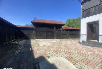 Casă cu 4 camere în Valea