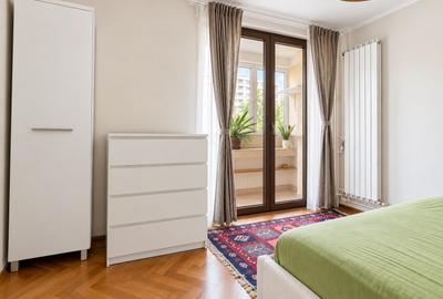 Apartament cu 3 camere semidecomandat, mobilat în Titan