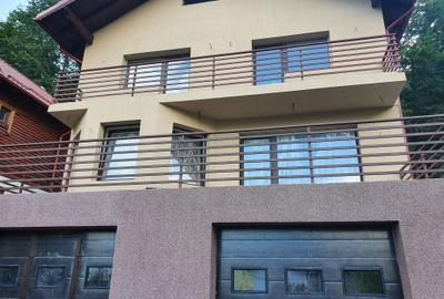 Casă individuală cu 4 camere cu Garaj în Furnica