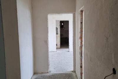 Apartament cu 3 camere semidecomandat în Central - 6