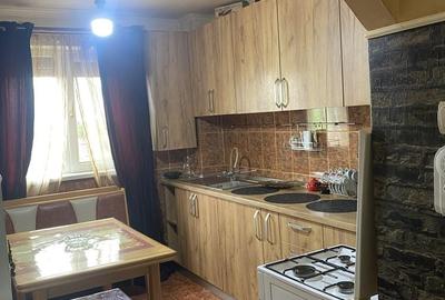 Apartament cu 3 camere semidecomandat în Central - 2