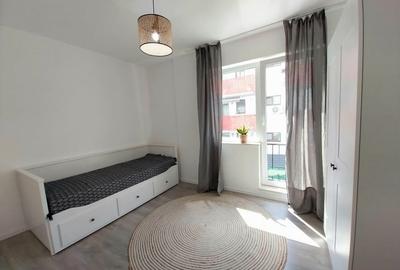 Apartament cu 3 camere decomandat, mobilat în Florești