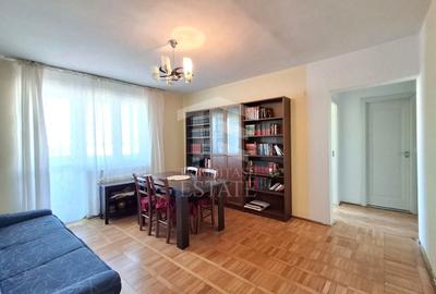 Apartament cu 3 camere semidecomandat, mobilat în Ștefan cel Mare