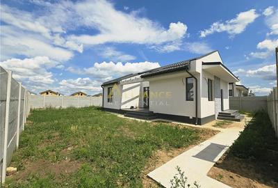 Casă cu 4 camere cu Teren 444 Mp în Berceni - 1