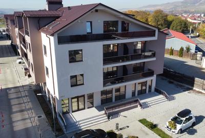 Apartament cu 3 camere semidecomandat, mobilat în Florești - 26