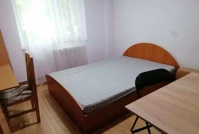 Apartament cu 2 camere decomandat în Podul de Fier