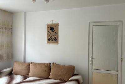 Apartament cu 2 camere semidecomandat în Petros