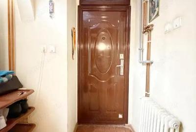 Apartament cu 4 camere semidecomandat în Central - 1