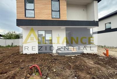 Casă individuală cu 4 camere decomandat cu Canalizare în Berceni