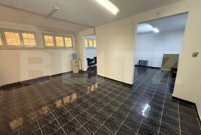 Birou, de 68 mp, în Central