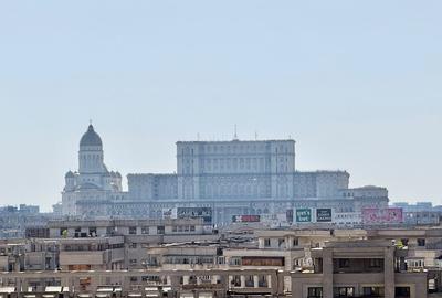 Apartament cu 4 camere decomandat în Unirii