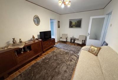 Apartament cu 3 camere, mobilat în Gării