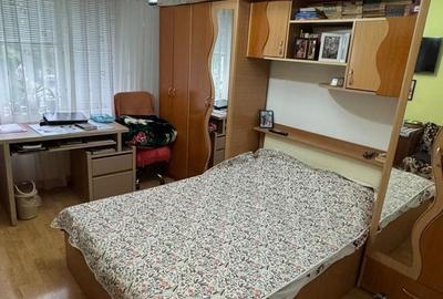 Apartament cu 3 camere în Berceni