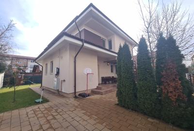 Casă individuală cu 5 camere cu Canalizare în Central