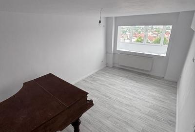 Apartament cu 3 camere decomandat în Titulescu - 2