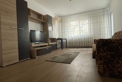 Apartament cu 3 camere decomandat în 1 Mai - 2