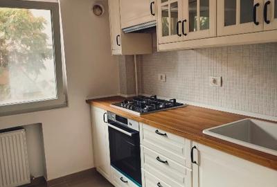Apartament cu 4 camere decomandat în Universitate - 1