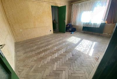 Apartament cu 3 camere semidecomandat în Central - 5