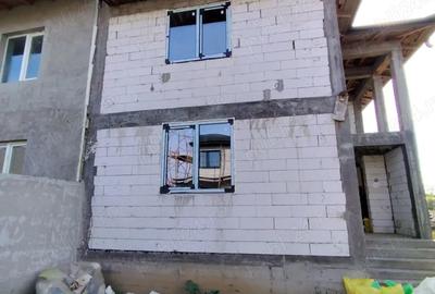 Casă cu Teren 350 Mp în Central - 2