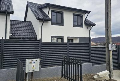 Casă cu Teren 400 Mp în Central - 1