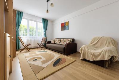 Apartament cu 2 camere semidecomandat, mobilat în Central