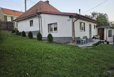 Casă cu 2 camere în Central