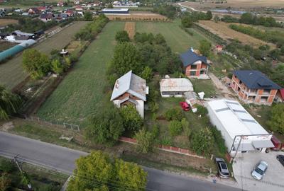 Casă individuală cu 5 camere cu Teren 4900 Mp în Micești - 1