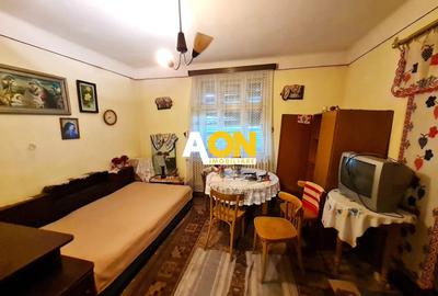 Casă individuală cu 3 camere cu Canalizare în Central - 1