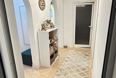 Apartament cu 2 camere decomandat în Micro 13
