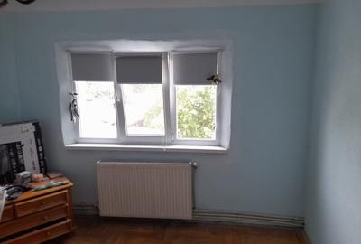 Apartament cu 3 camere semidecomandat în 23 August