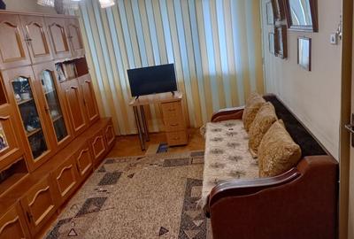 Apartament cu 2 camere decomandat, mobilat în Podu Roș