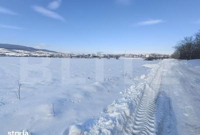 Teren de 7000 mp, în Central