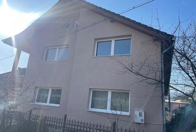 Casă cu 4 camere cu Teren 600 Mp în Vața de Jos - 2
