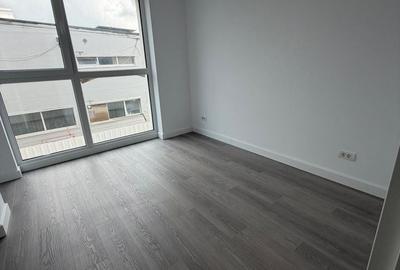 Apartament cu 3 camere decomandat în Colentina