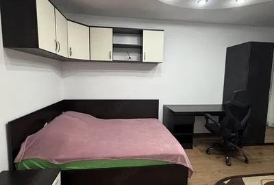 Garsonieră decomandată în Tei