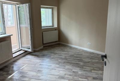 Apartament cu 3 camere decomandat în Apărătorii Patriei