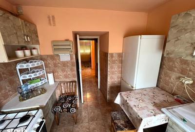 Apartament cu 3 camere în Micro 16 - 13
