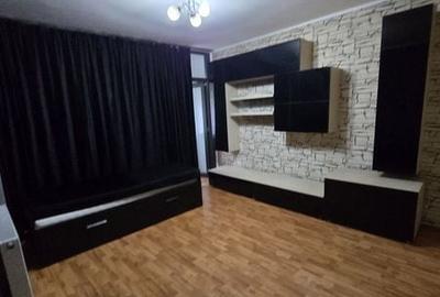 Apartament cu 2 camere decomandat în Titan