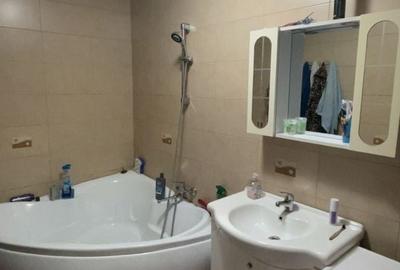 Casă cu 4 camere cu Teren 800 Mp în Central - 2
