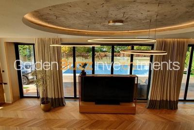 Casă cu 8 camere cu Teren 641 Mp în Central