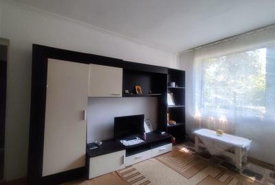Apartament cu 2 camere semidecomandat, mobilat în Nord