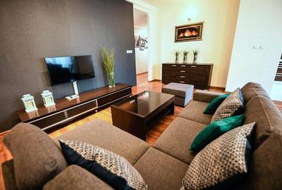 Apartament cu 3 camere decomandat, mobilat în Faleza Nord