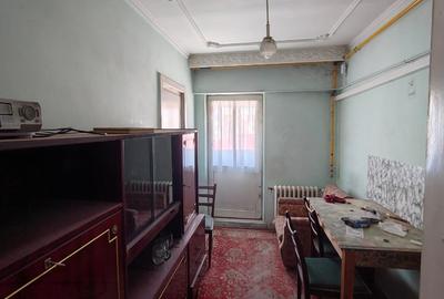 Apartament cu 2 camere decomandat, mobilat în Central