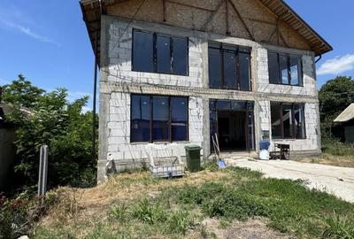 Casă individuală cu 7 camere cu Canalizare în Corlătești - 1
