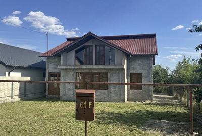 Casă cu 4 camere în Vânători - 8