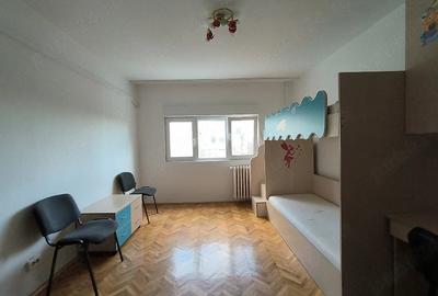 Apartament cu 3 camere decomandat în Soarelui - 8