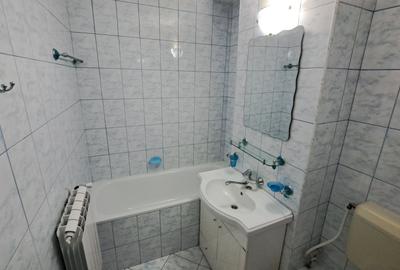 Apartament cu 2 camere semidecomandat în Energiei