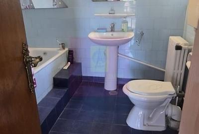 Casă cu 6 camere în Central