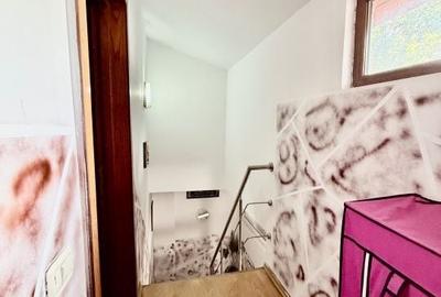 Casă cu 4 camere în Central